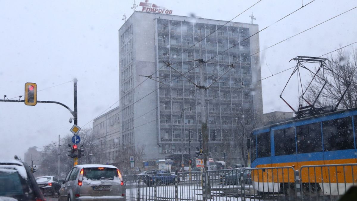 Внимание! Червен код за опасно време тази нощ и утре, задава се сибирски студ