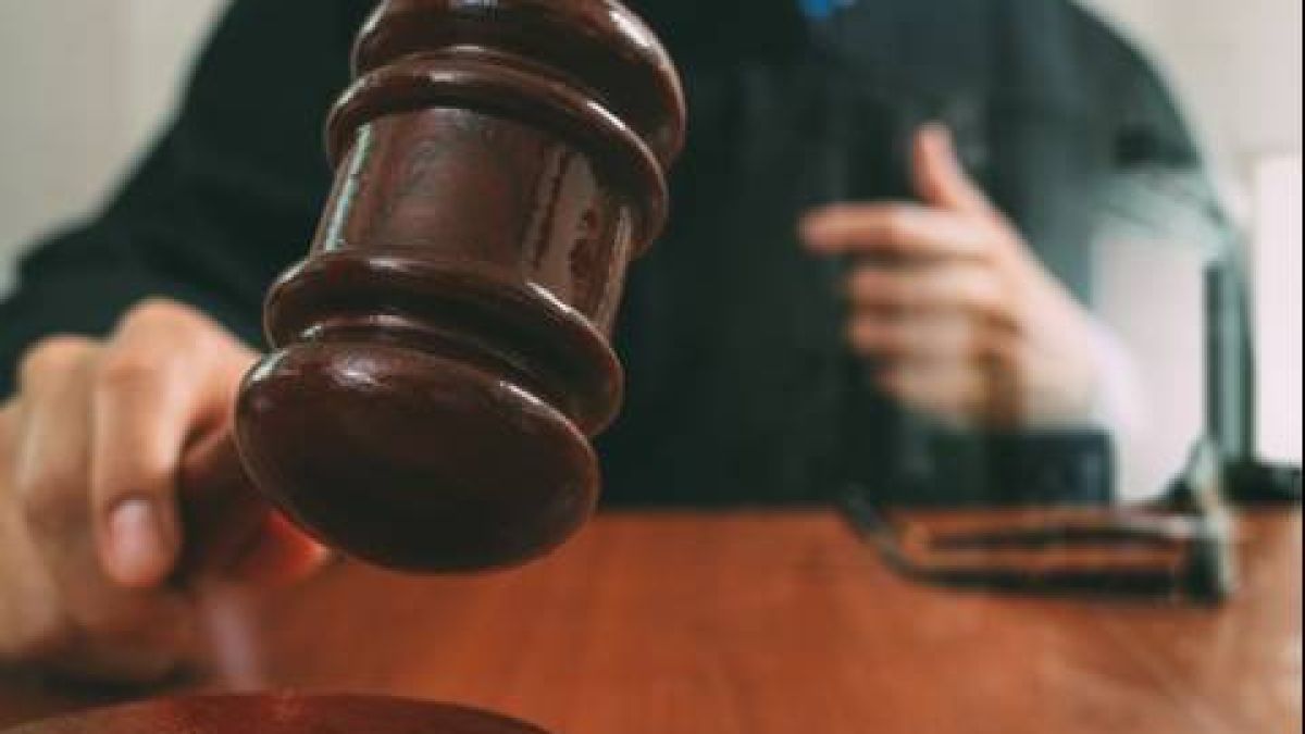 Прокуратурата обвини съдия и адвокат в опит за лично укривателство 