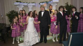 Арестуваха родители изверги, държали в плен и оковани своите 13 деца в къща на ужасите (СНИМКИ)