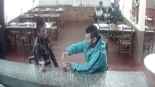 Баща на две деца си пийваше бира с приятел в заведение, а в следващия миг бе прострелян смъртоносно от упор (СНИМКИ/ВИДЕО 18+) 