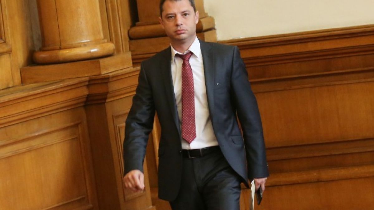 Делян Добрев сензационно пред БЛИЦ: Елена Йончева иска да удари Борисов и ГЕРБ чрез мен! Говори ли тя от името на Цветан Василев?
