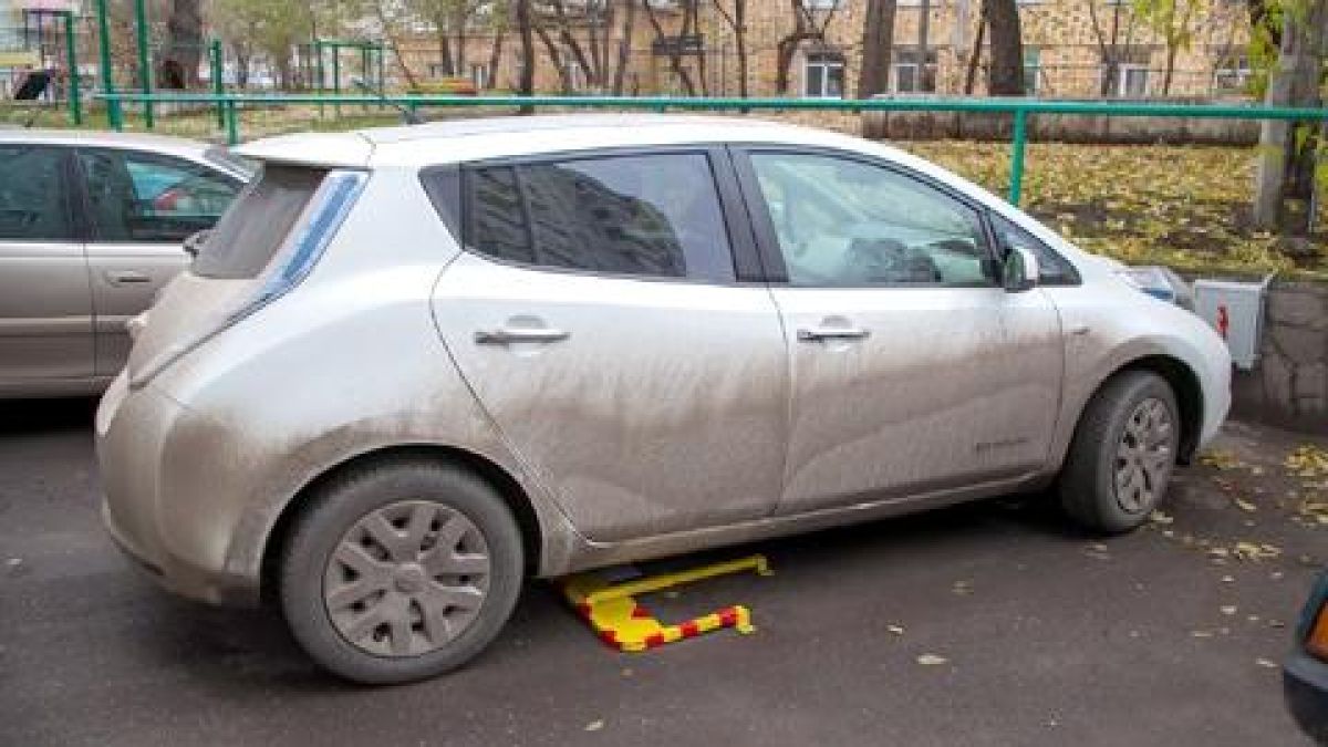 Гадни съседи принудиха мислещ за природата мъж да продаде електромобила си (СНИМКИ)