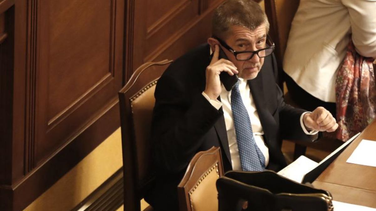 Чешкото правителство подаде оставка