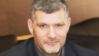 Проф. д-р Георги Момеков обясни пред в. "Доктор" защо никога не трябва да се пият антибиотици с мляко