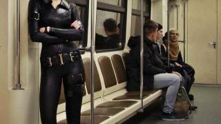 Хора от подземния свят или необичайните пътници в руското метро (СНИМКИ)
