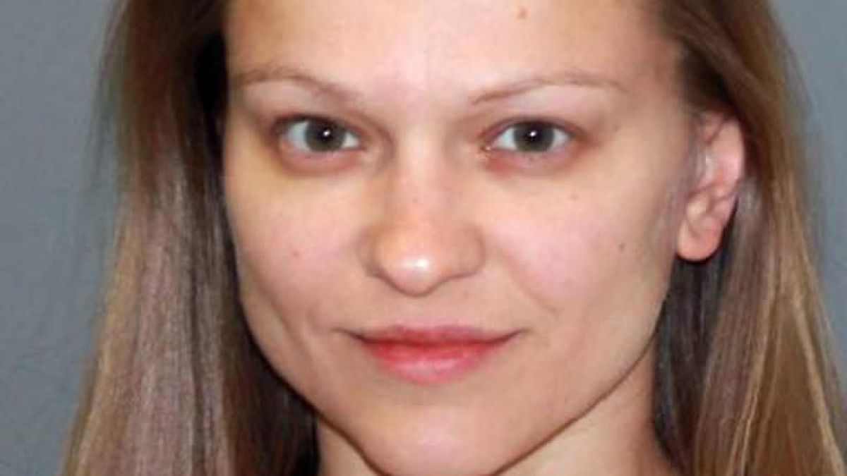 Латвийка удави любимия си, искал да правят тройки 