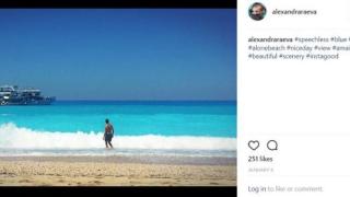 Алекс Раева изпъчи сочна гръд и показа нов мъжага в леглото й (ГОРЕЩИ СНИМКИ)