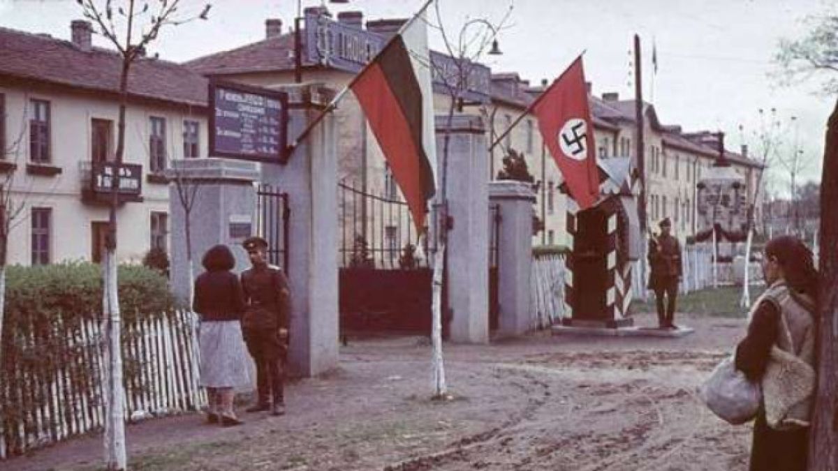 БСП погна учебника по история, който цинично учи, че в България не е имало фашизъм, а само лош комунизъм