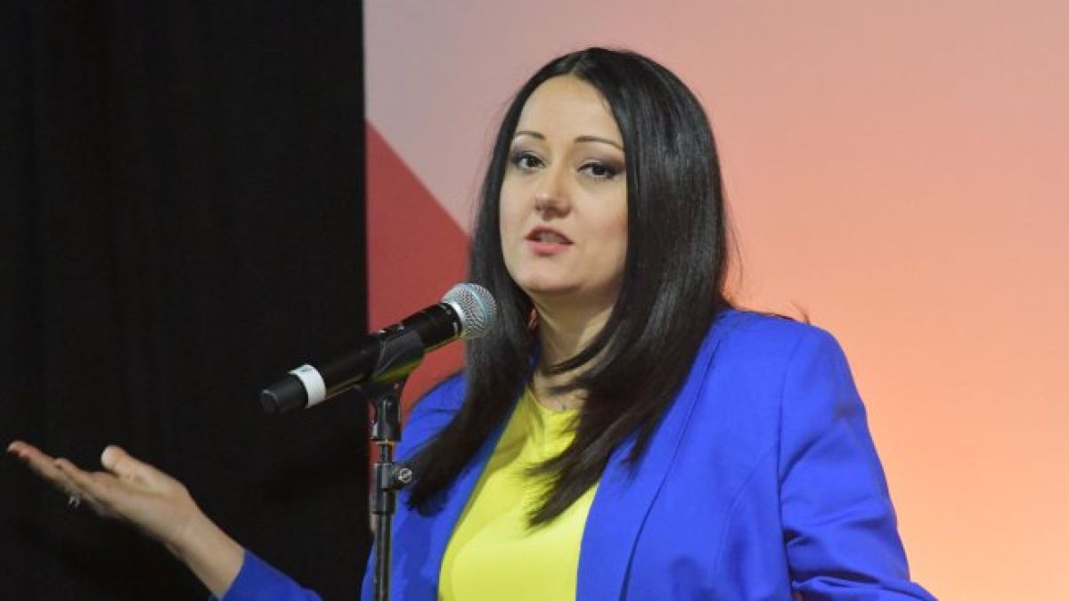Лиляна Павлова отново скочи срещу фалшивите новини и се закани да...