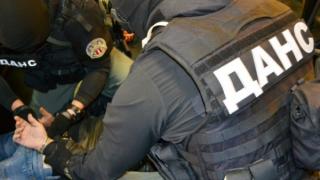 Барети нахлуха в Медицинския университет в София! Разследват огромна далавера със студенти 