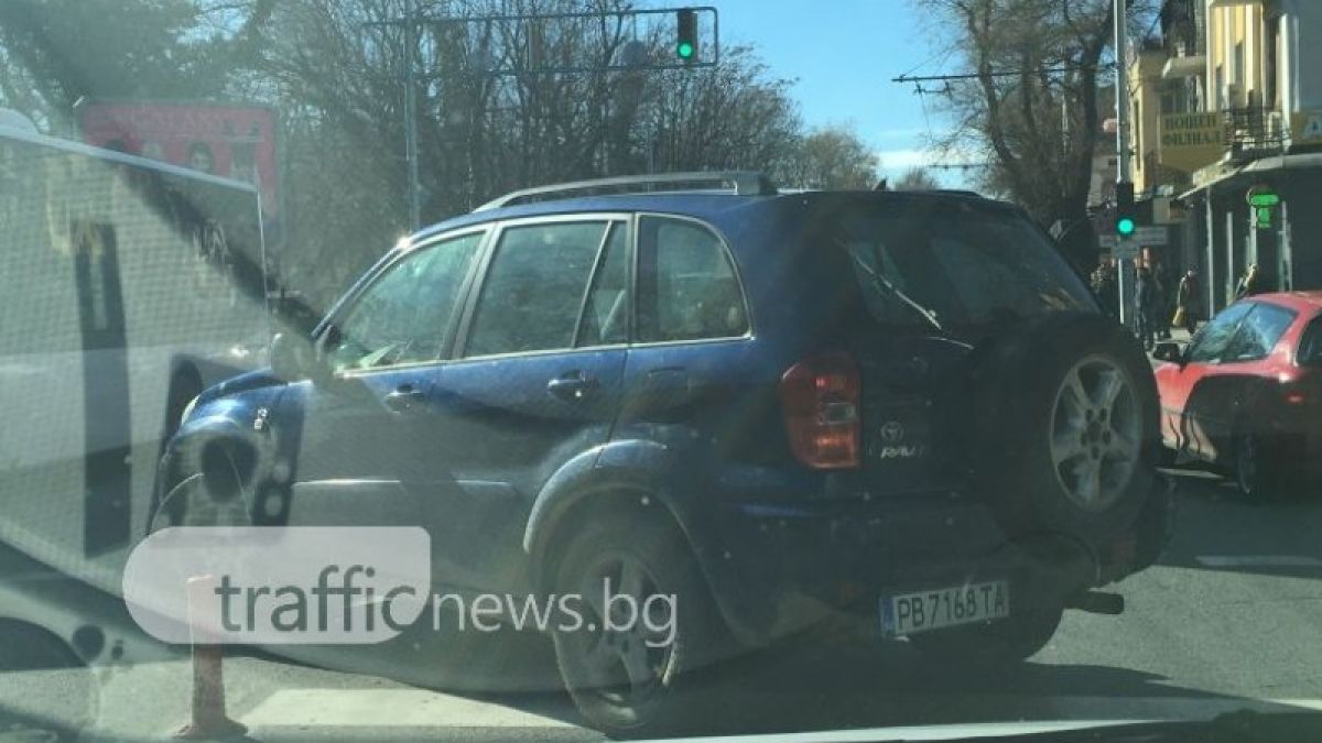 Шофьор на пловдивски джип извърши грандиозно нарушение без да му пука (ВИДЕО)
