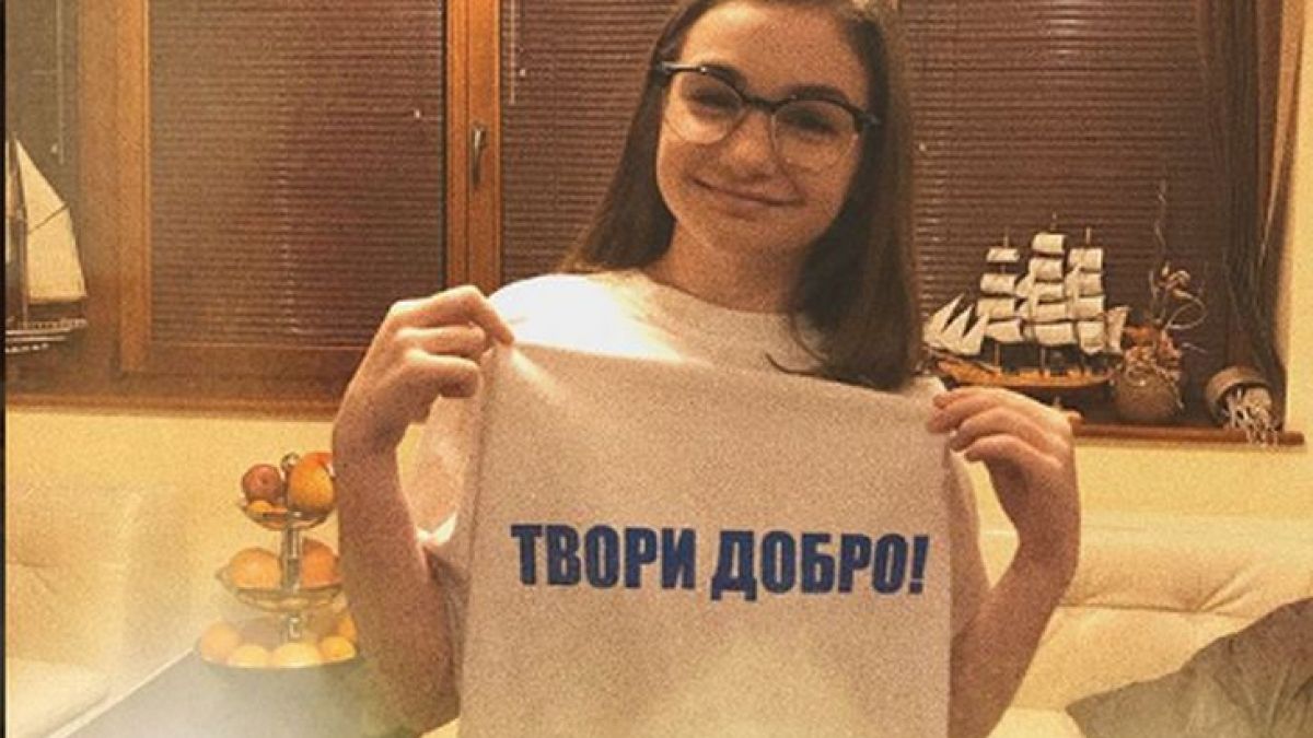 Първо в БЛИЦ! Детето-чудо Крисия с шокираща промяна, не е за вярване какво направи със себе си! (СНИМКИ)