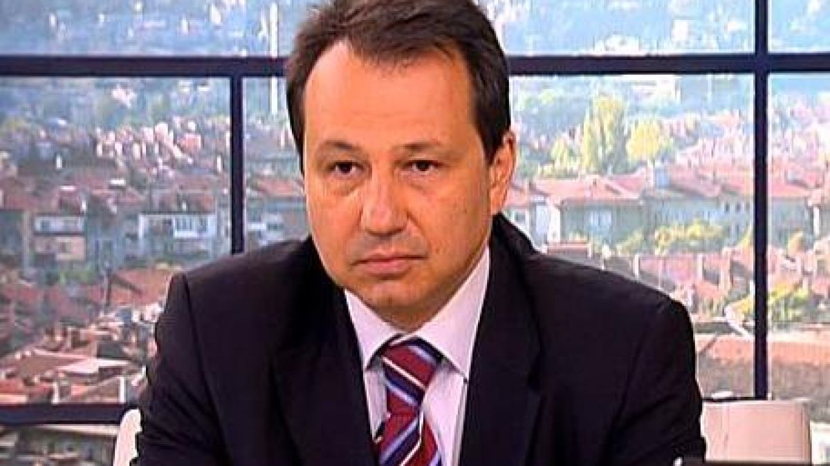 Ковчежникът на ДСБ лъже за закона „Пеевски“