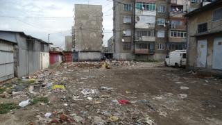 Ромите в "Столипиново" грабят памперси като топъл хляб, няма да повярвате за какво ги използват