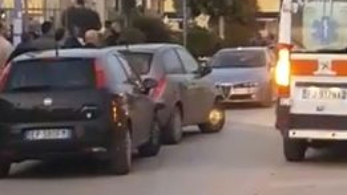 Подивял италианец излезе с оръжие на балкона си и стана страшно (ВИДЕО)