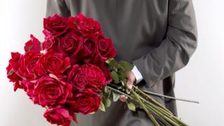 Килър с букет в ръка застреля кавказки бизнесмен насред Москва 
