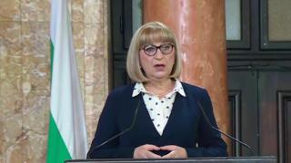 Цачева и Манолова намериха чалъм за Истанбулската конвенция