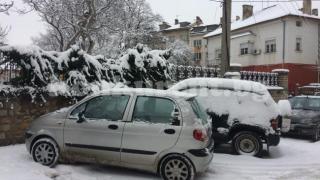 Така се паркира в дивия Северозапад (СНИМКИ)