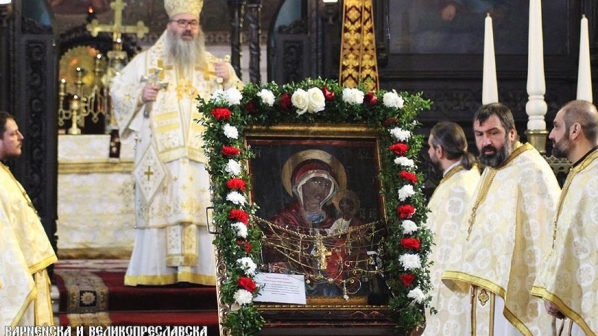Под погледа на "Одигитрия Байталска" и варненският митрополит Йоан заклейми Истанбулската конвенция