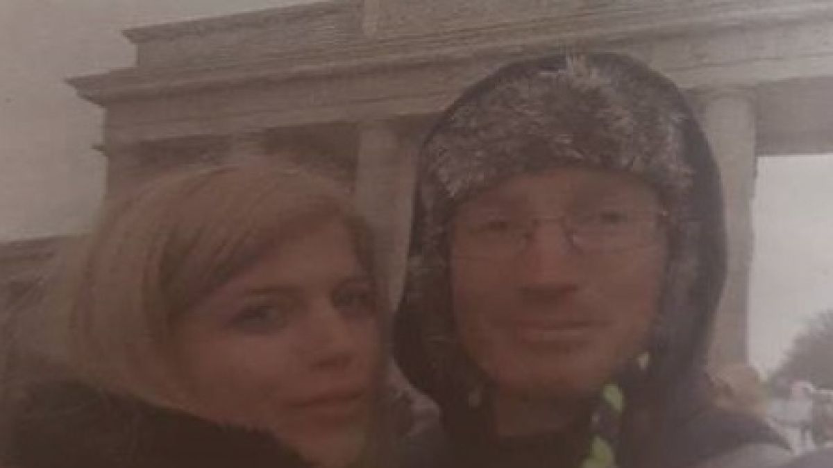Месец и половина след победата: Яни от "Фермата" свали вдовицата Виолета (СНИМКИ)