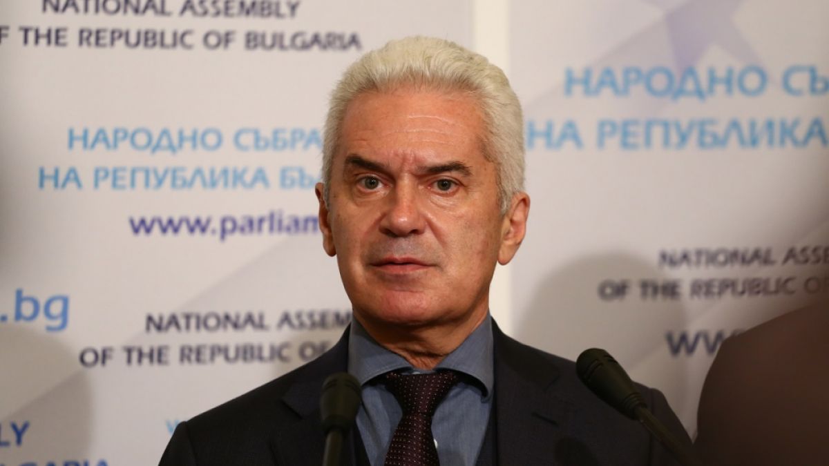 Волен Сидеров: Срещу определена сума пари по-необразовани и лесни за манипулация стават „джендъри”