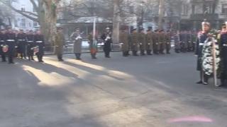 БЛИЦ ТV: Илияна Йотова и Мая Манолова отдадоха почит на Стефан Стамболов в центъра на София!