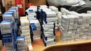 Удар на митничарите срещу лекарствената мафия на "Лесово"