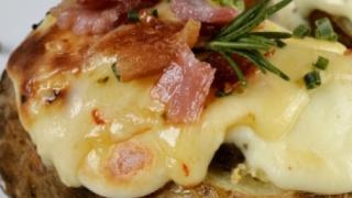 Картофи с шунка и кашкавал, това е топрецептата за тази вкусотия