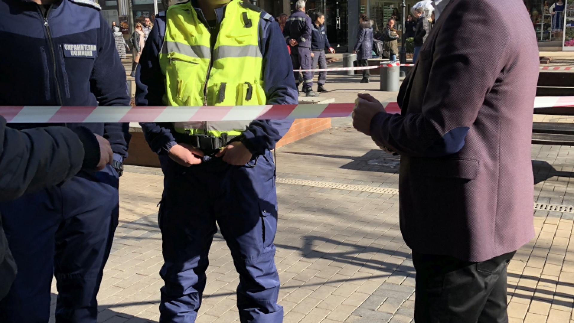 Само в БЛИЦ! Бомбената заплаха на пъпа на София след среща на важен гост от Израел с областния управител от АТАКА (СНИМКИ)