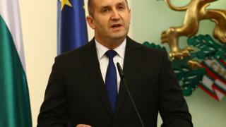 Радев посочи как може да бъде решен мигрантският проблем