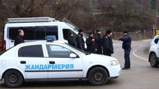 Грозен екшън ! Ромският "бос" Джеваил се заканва на продавачка да я зароби за проститутка