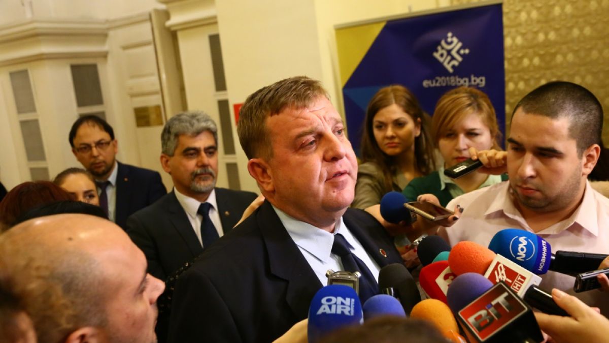 Каракачанов: Националната ни сигурност от време на време става "дъвка", но съм оптимист
