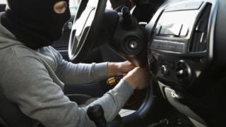 Прецакан: Шофьор спря и се изръси с 27 хиляди лева за 1 баничка