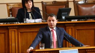 Парламентът се тресе! Делян Добрев към БСП: Викнете полиция и ме дайте за разстрел!