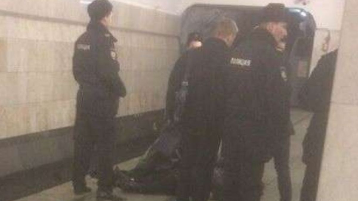Ужасяващо! Метровлак в Москва откъсна главата на момиче