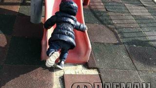 Майки от Свети Влас: Вижте в какво превърнаха детската ни площадка, сложете камери (СНИМКИ)