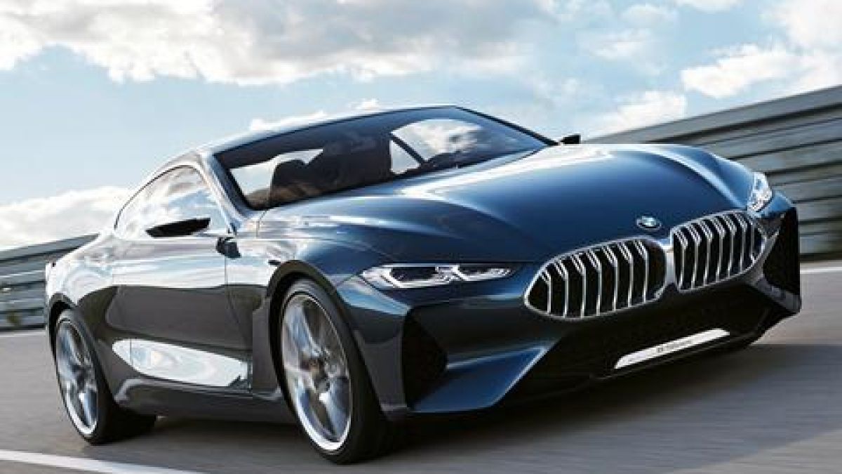 BMW 8er с подгряващи обиколки в Италия (СНИМКИ/ВИДЕО)