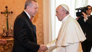 Ердоган и папа Франциск на знакова среща - обсъдиха напрежението на изток под зорка охрана (СНИМКИ/ВИДЕО)
