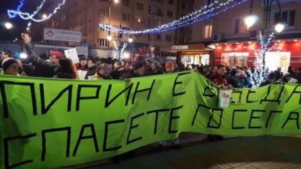 Скандални протестъри се готвят да леят кръв в центъра на София