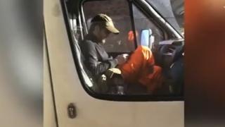 Британец твърди, че е заснел мистериозния художник Банкси (ВИДЕО)