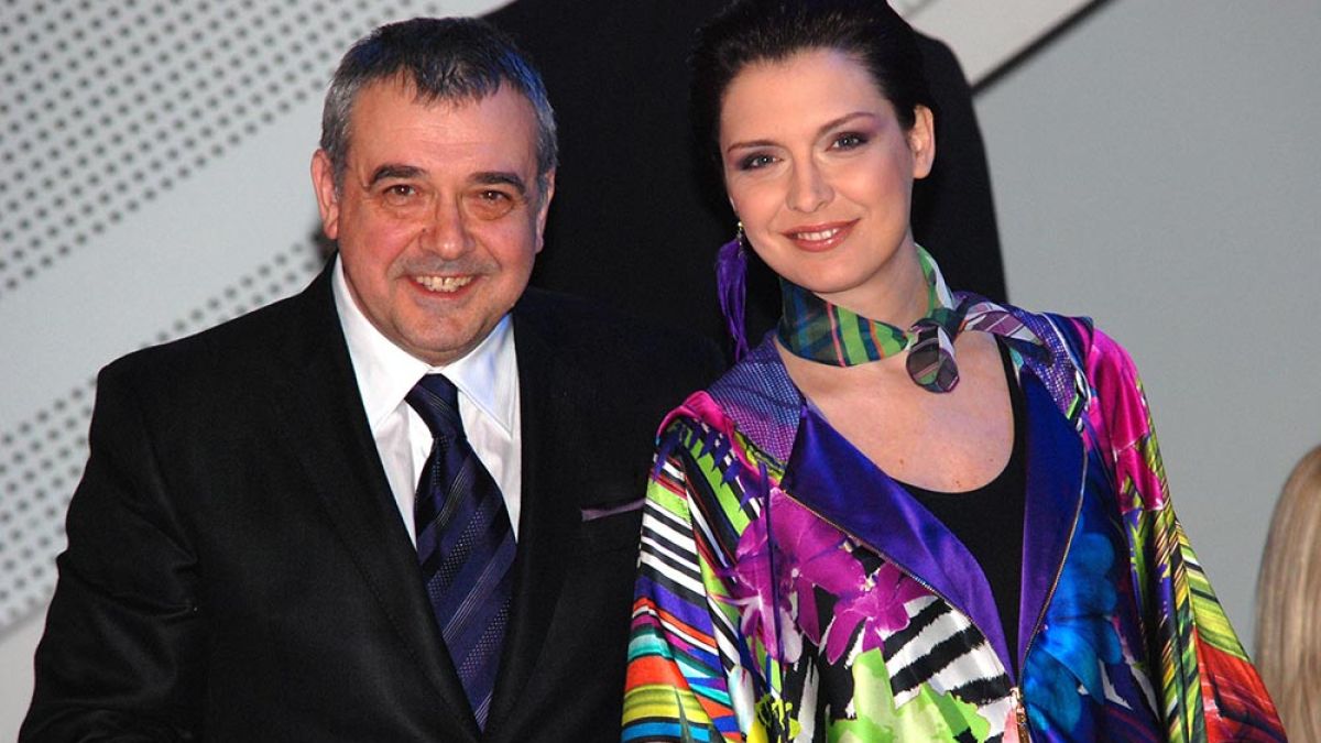 Проф. Любомир Стойков: Жената се познава по уханието