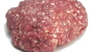 Грозна сцена: Пенсионер от Перущица се нахвърли на жена заради... половин килограм кайма