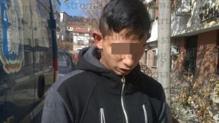 Съдът бемилостен към 15-годишния ром, пребил и ограбил дупничанка в дома й 