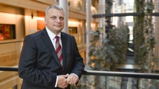 Петър Курумбашев: Подпомагането на малките и средни предприятия е една от целите на приетия доклад за ускоряване на иновациите в чиста енергия 