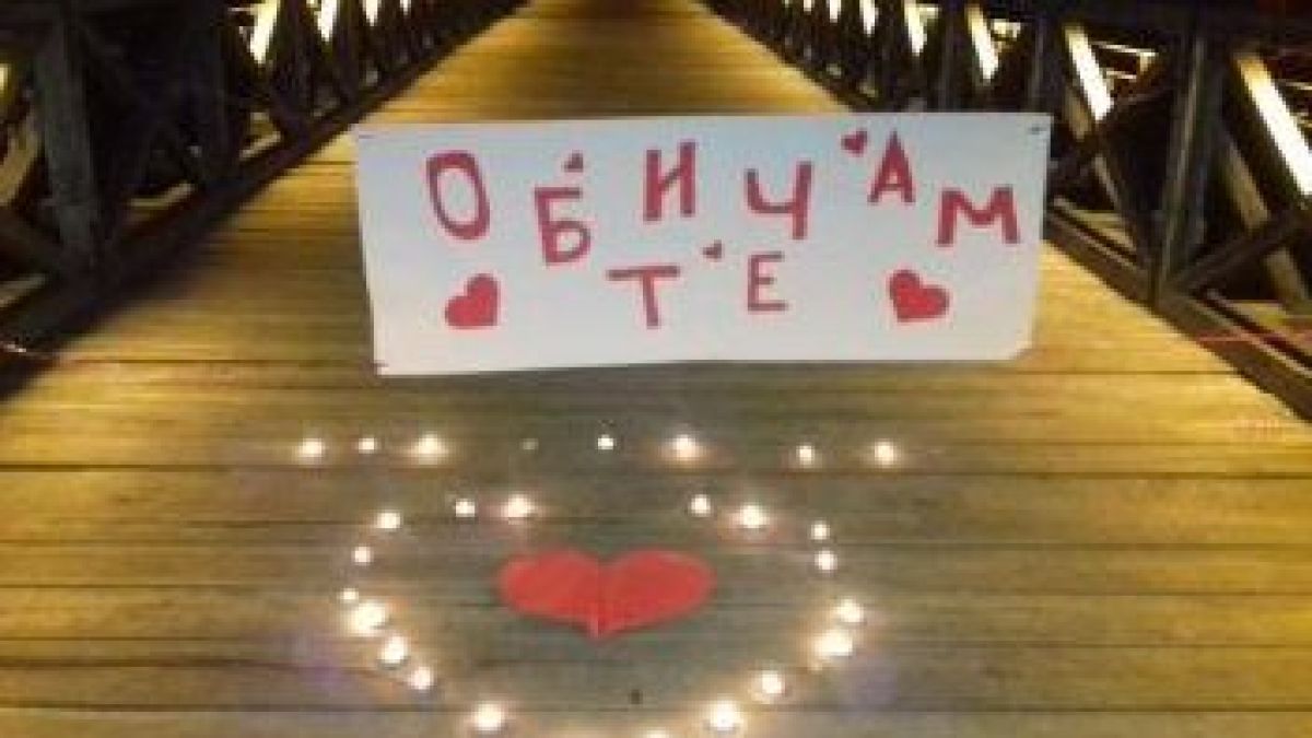 Влюбена болярка направи нещо ужасно мило под хълма Царевец (СНИМКА)