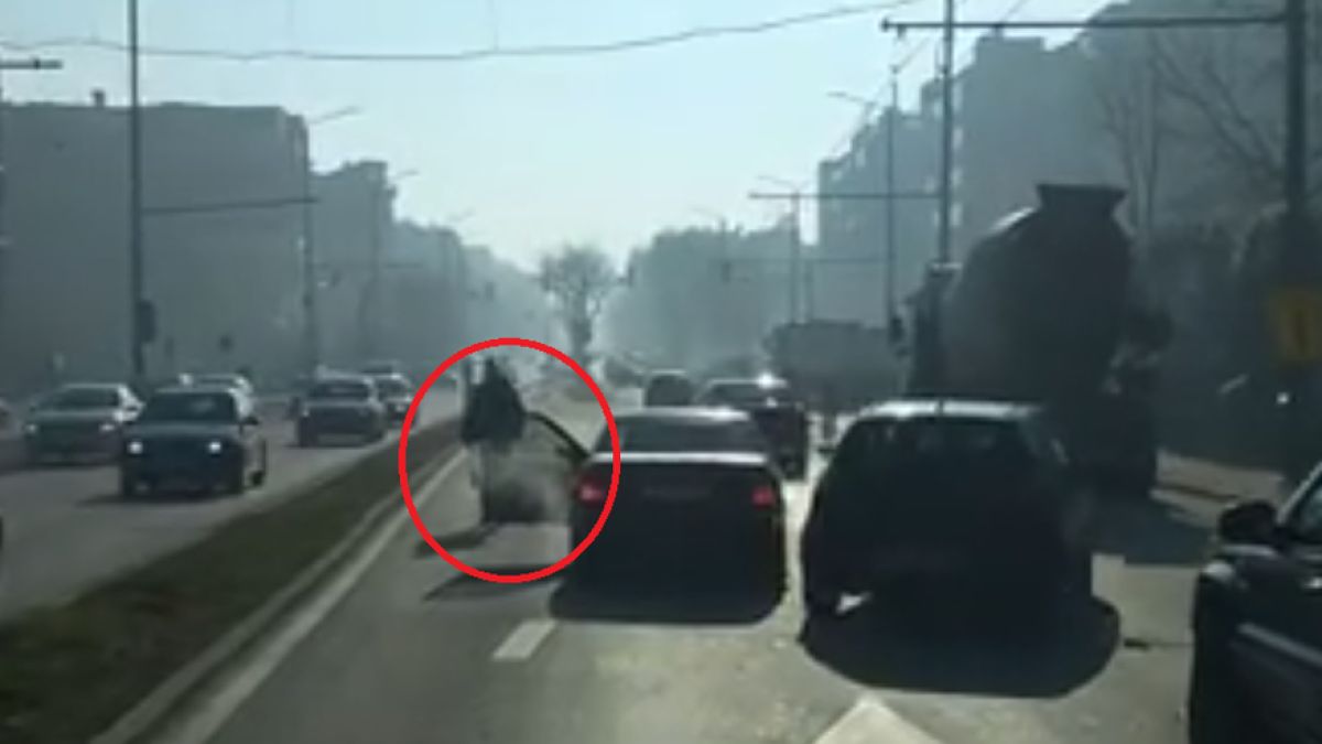 Потресаващо ВИДЕО: Подивял варненец слезе от БМВ-то си, размаха бухалка и стана страшно!