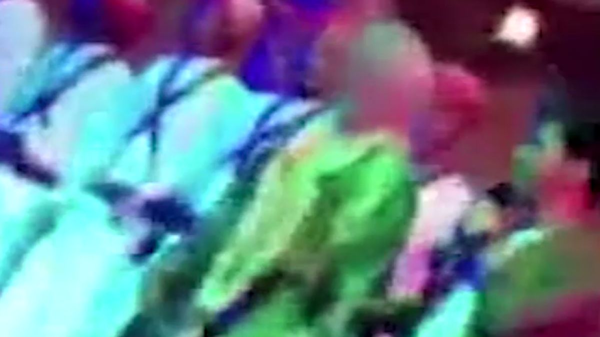 Скандал в Саудитска Арабия заради 11-годишно момиче в мъжки танц (ВИДЕО)