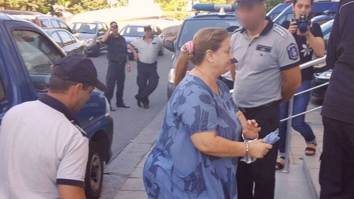Зловещата история на чудовището Веселина, която държа мъжа си под ключ една година, уби го и хвърли трупа в кофата!