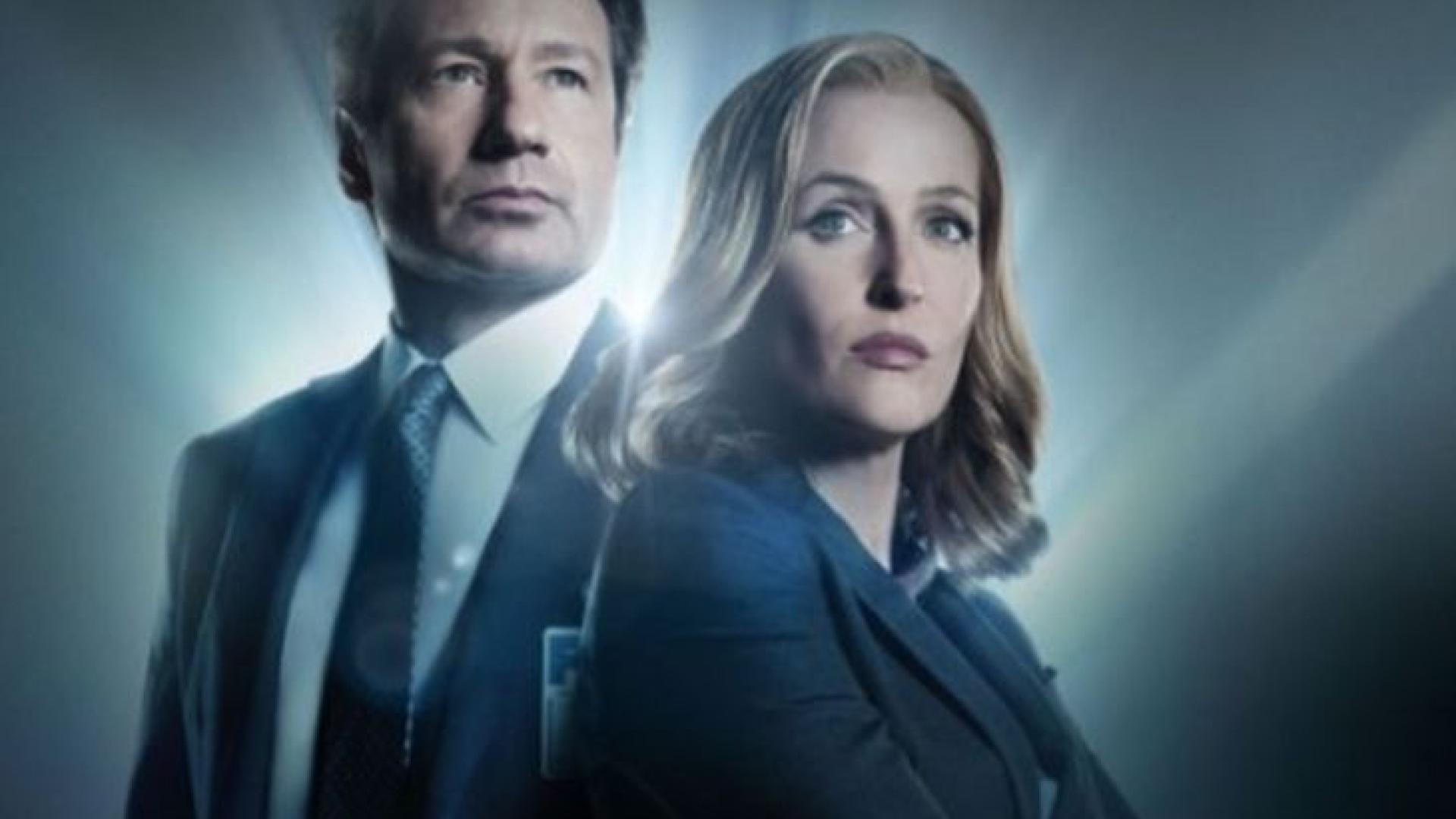 Агент Скъли от „Досиетата Х“ се съблече чисто гола (СНИМКИ 18+)