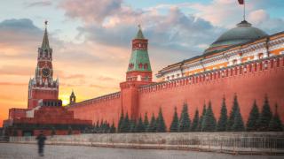7 души конкурират Путин за Кремъл